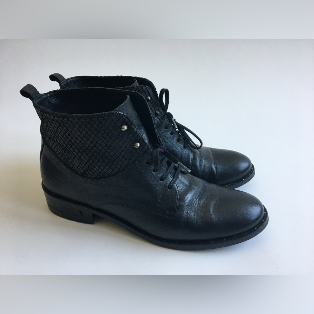 Freda Salvador lace up leather ankle booties with snakeskin upper size 7.5